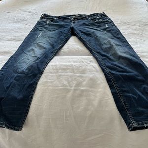 Silver Jeans. SAM Style. Size 34